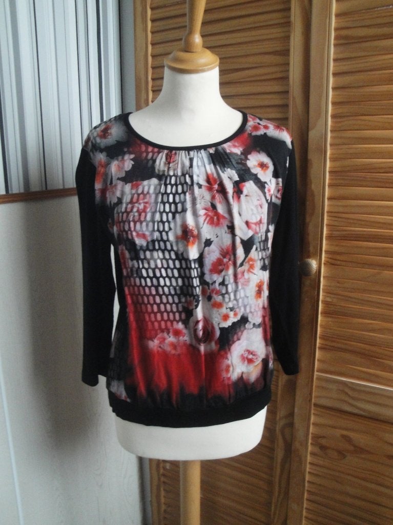 FRANK WALDER Zwart bloementopje maat M, Kleding | Dames, Tops, Maat 38/40 (M), Zwart, Ophalen of Verzenden, Zo goed als nieuw