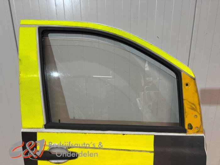 Portier 2Deurs rechts van een Mercedes Vito (1212), Gebruikt, -, Deur, Ophalen of Verzenden