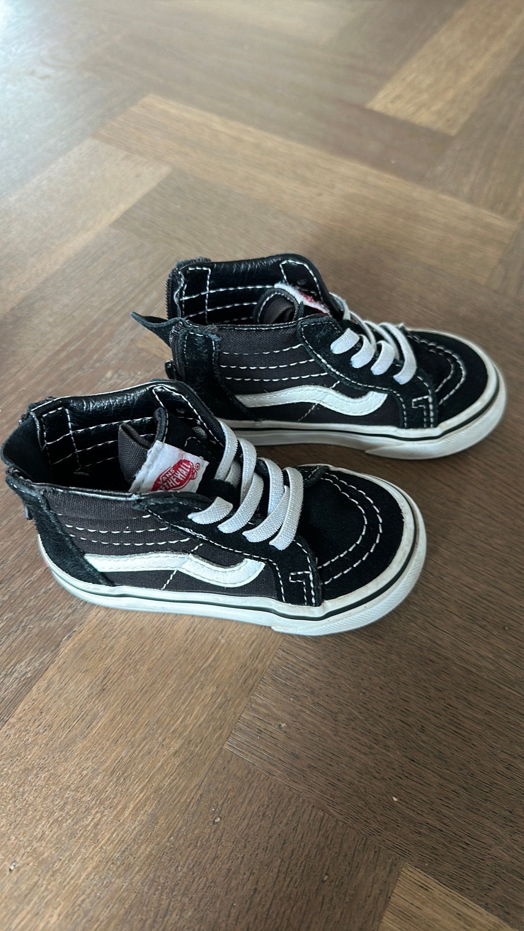 Vans zwart hoog maat 21.5 kind, Kinderen en Baby's, Ophalen of Verzenden, Zo goed als nieuw, Jongetje of Meisje, Schoentjes