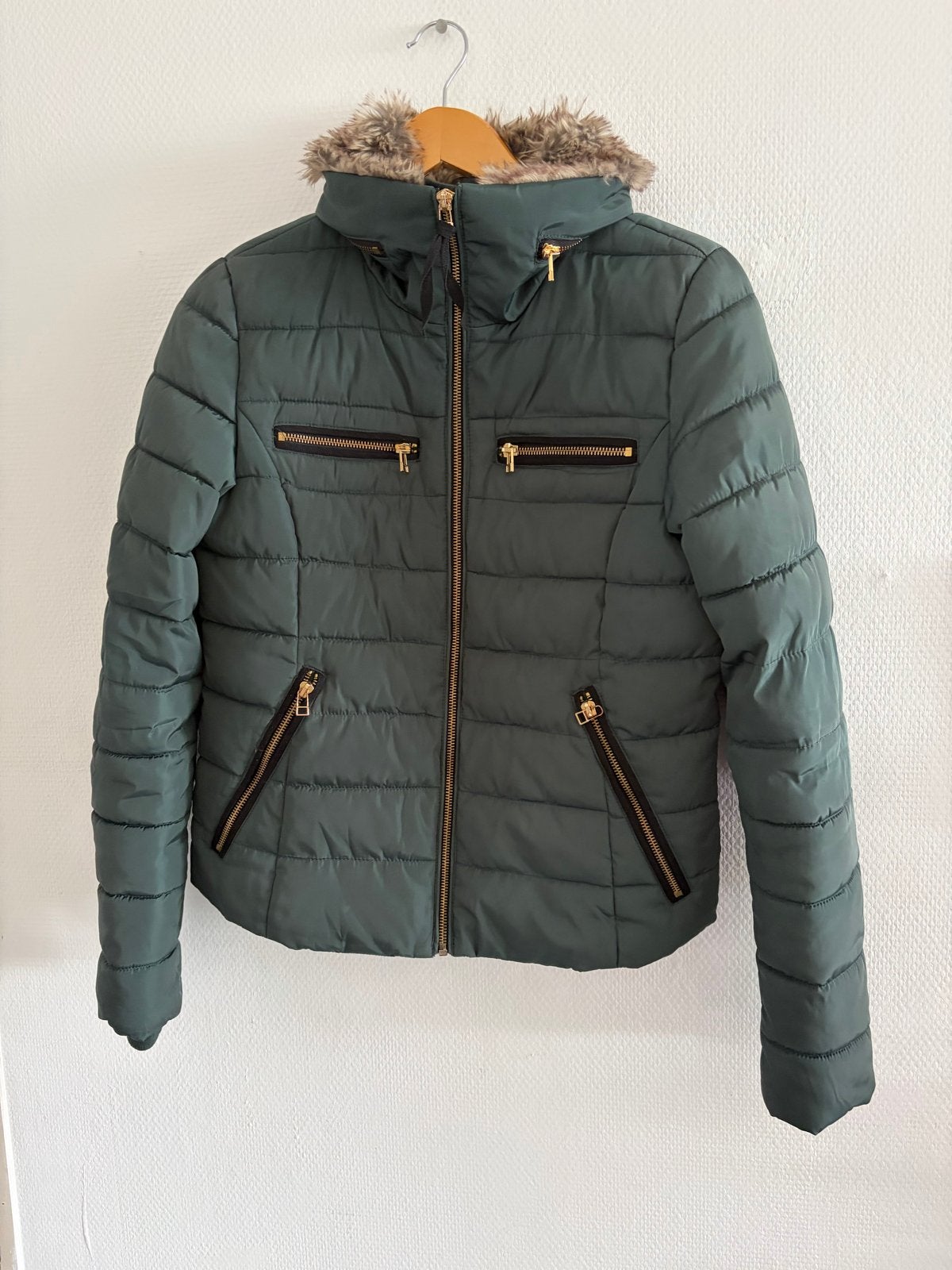 CoolCat Gewatteerde Jas met Bontkraag Maat M, Ophalen of Verzenden, Zo goed als nieuw, Maat 38/40 (M), Groen