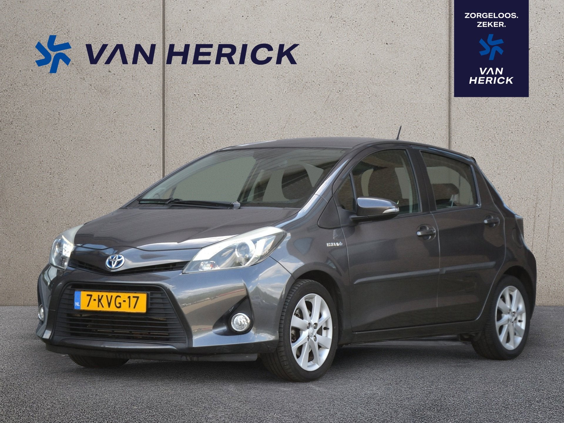 Toyota Yaris 1.5 Full Hybrid Dynamic Automaat | Cruise Contr, Euro 5, Gebruikt, Zwart, 4 cilinders
