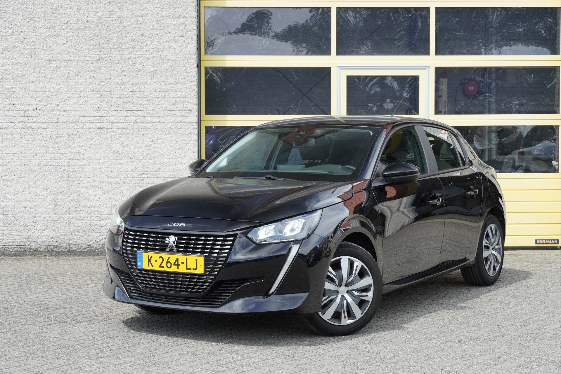 Peugeot 208 1.2 PureTech 5drs Blue Lease Active BJ2021 Led |, Auto's, Voorwielaandrijving, Stof, 1199 cc, Zwart