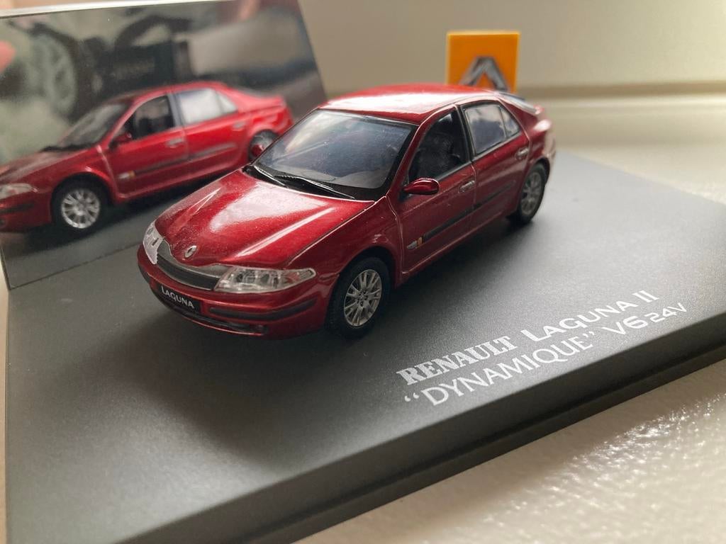 Renault Laguna II "Dynamique" V6 24V -Universal Hobbies 1/43, Ophalen of Verzenden, Nieuw, Auto, Universal Hobbies
