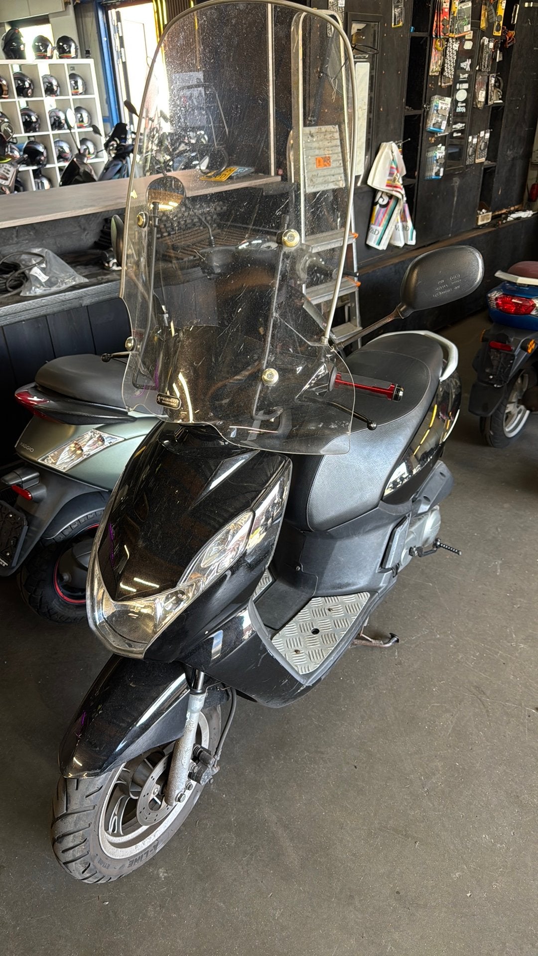 Peugeot kisbee loop of sloop geel kenteken, Ophalen, Overige modellen, Maximaal 45 km/u, Zo goed als nieuw
