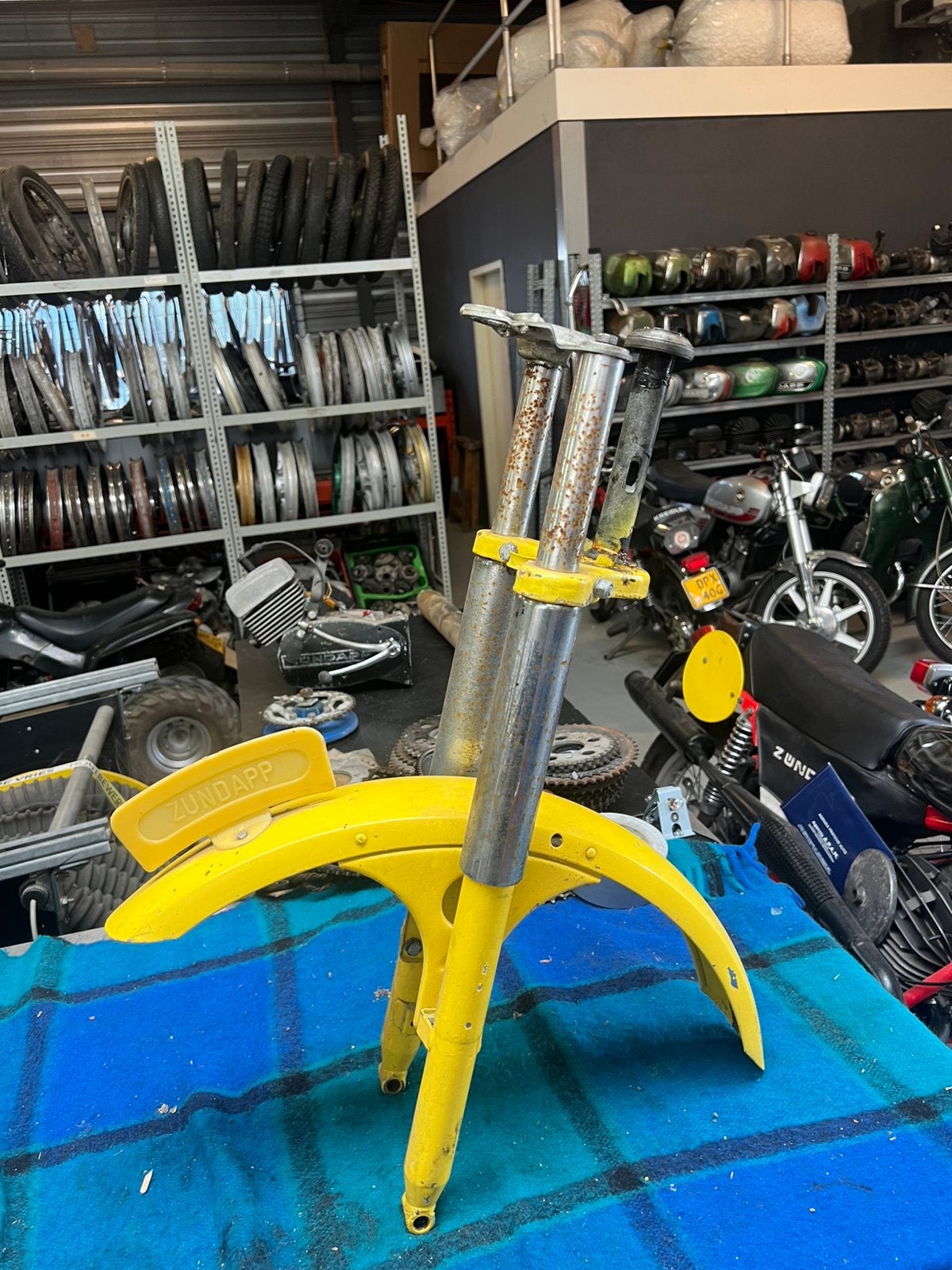 Zundapp 517 orginele voorvork compleet, Fietsen en Brommers, Brommeronderdelen | Zundapp, Zo goed als nieuw, Frame, Ophalen of Verzenden