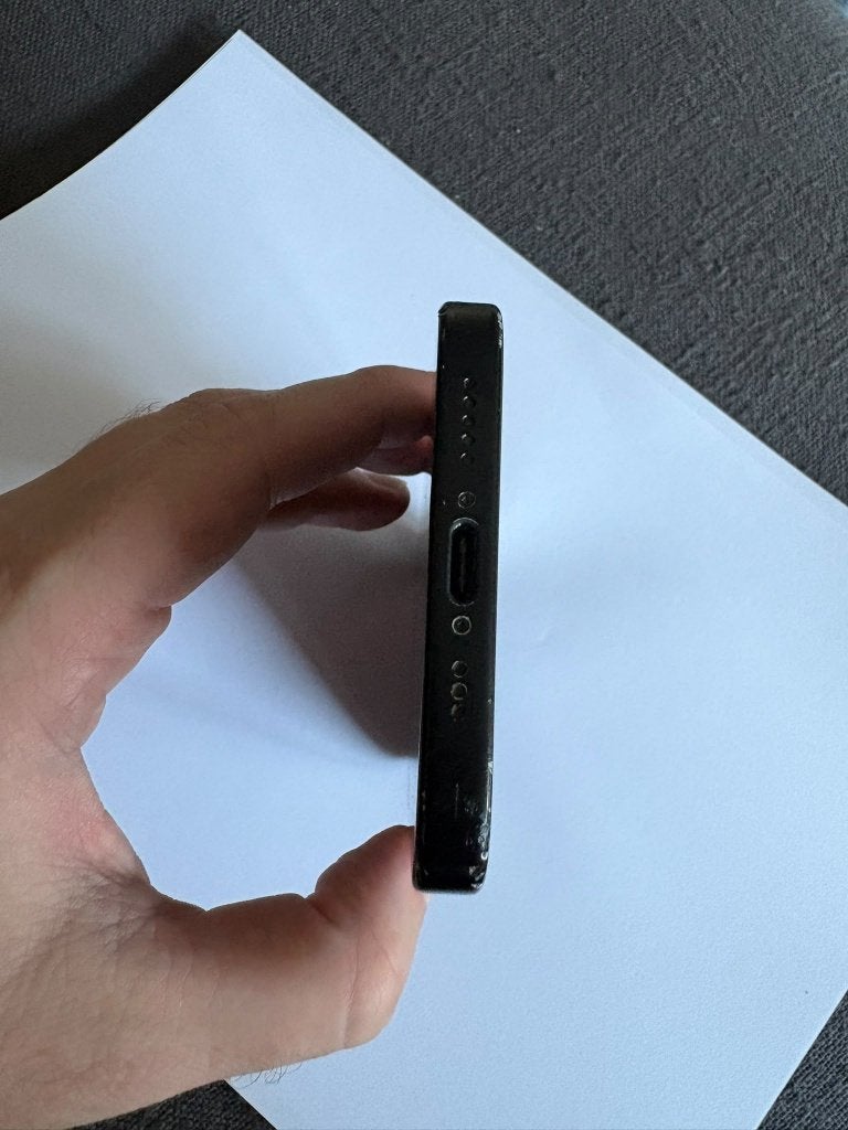 Foto 3 van iPhone 16 128 GB zwart – batterijconditie 88% TE KOOP