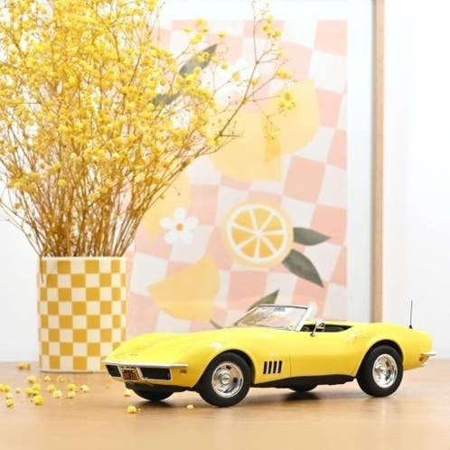 Corvette Convertible 1969 Daytona Yellow / 1:18 / Norev, 70-72 avenue de Bohlen 69120 Vaulx-en-Velin, Auto, Norev, Ophalen of Verzenden