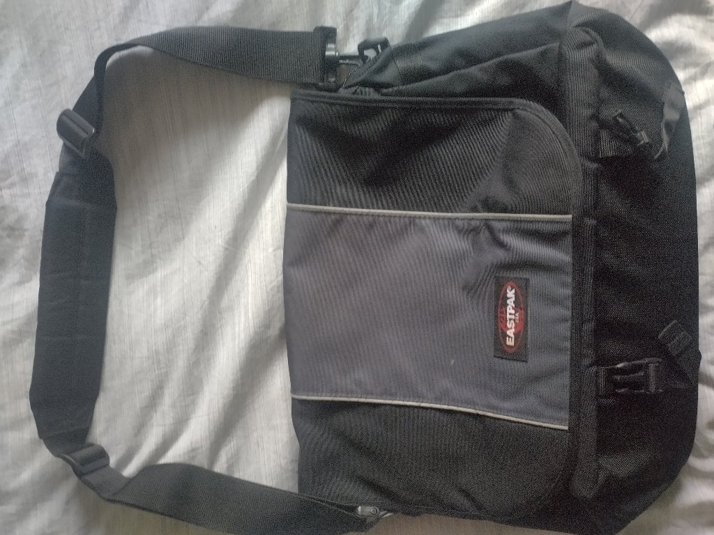 Eastoack schoudertas, Ophalen of Verzenden, Zo goed als nieuw, Zwart, Overige merken