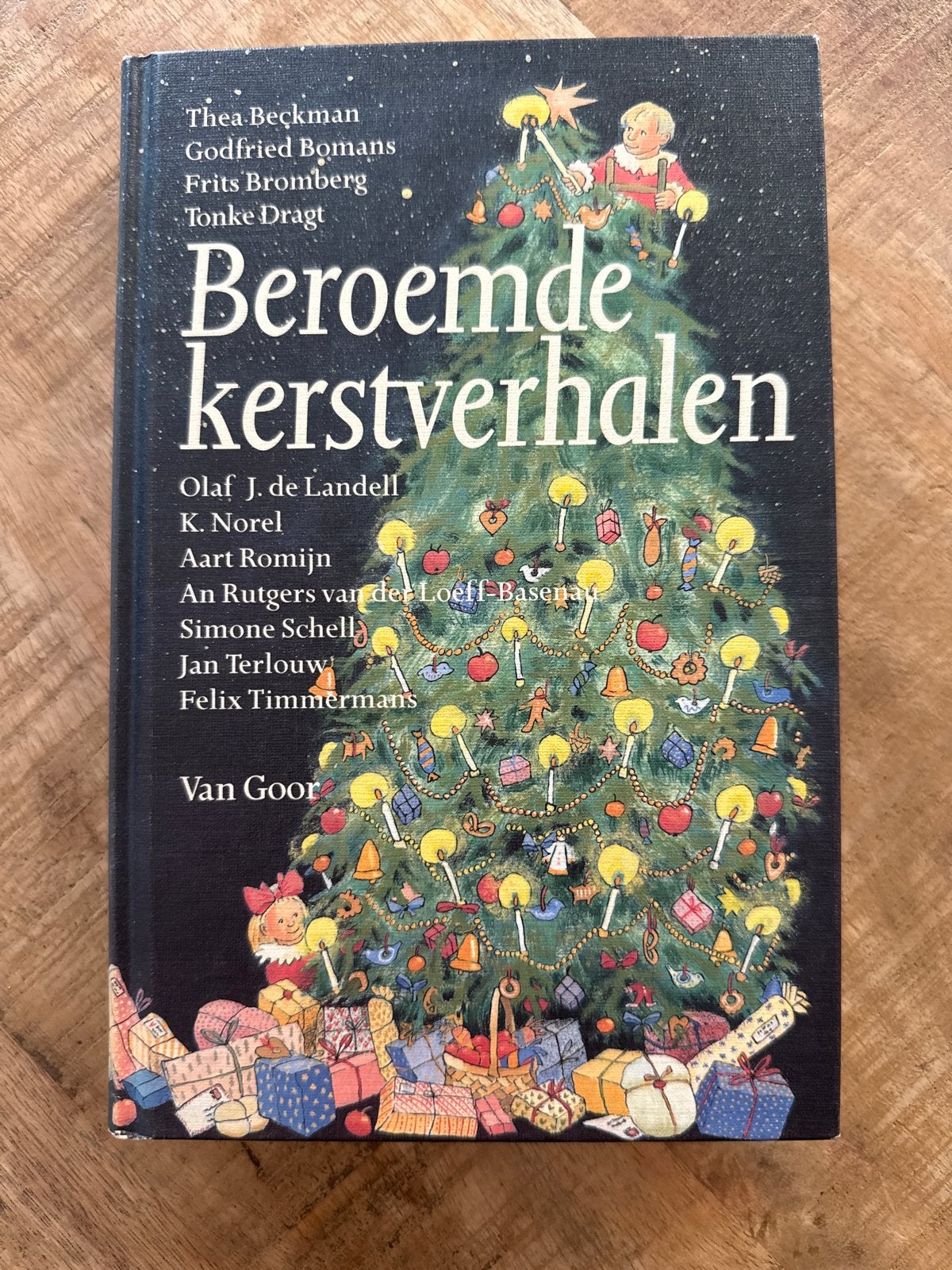 Beroemde Kerstverhalen - Thea Beckman e.a., Boeken, Ophalen of Verzenden, Gelezen, Overige typen