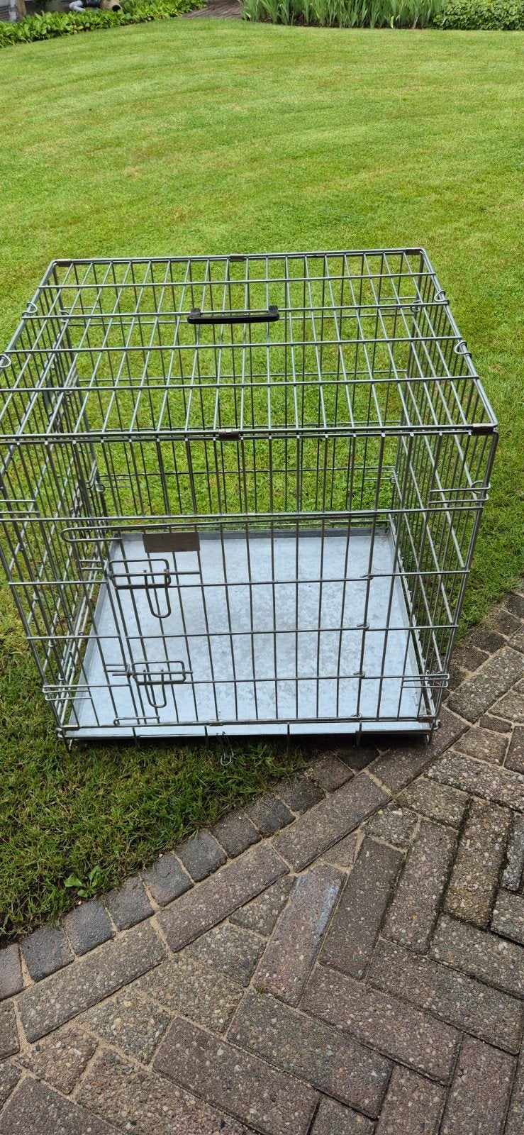 Honden benches   60 hoog  55breed  60 lang., Ophalen