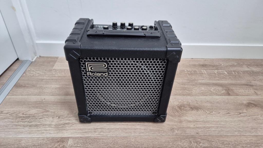 Roland Cube 15 gitaarversterker - Zo goed als nieuw, Muziek en Instrumenten, Ophalen, Zo goed als nieuw, Minder dan 50 watt