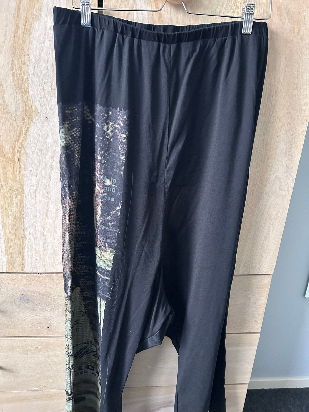 Rundholz Harem Broek Zwart met Print, Zwart, Maat 42/44 (L), Ophalen of Verzenden, Zo goed als nieuw