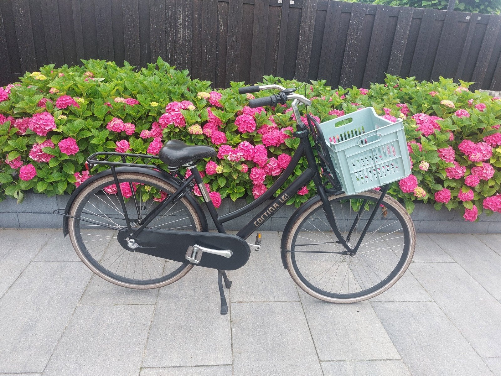 Cortina U4 Transportfiets Dames - Zwart met krat, Fietsen en Brommers, Fietsen | Dames | Damesfietsen, Zo goed als nieuw, Overige merken