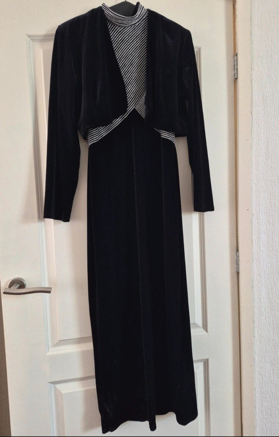 Chique Zwart/Zilveren Avondjurk met Bolero - Maat 40, Maat 38/40 (M), Ophalen of Verzenden, Zo goed als nieuw, Onder de knie