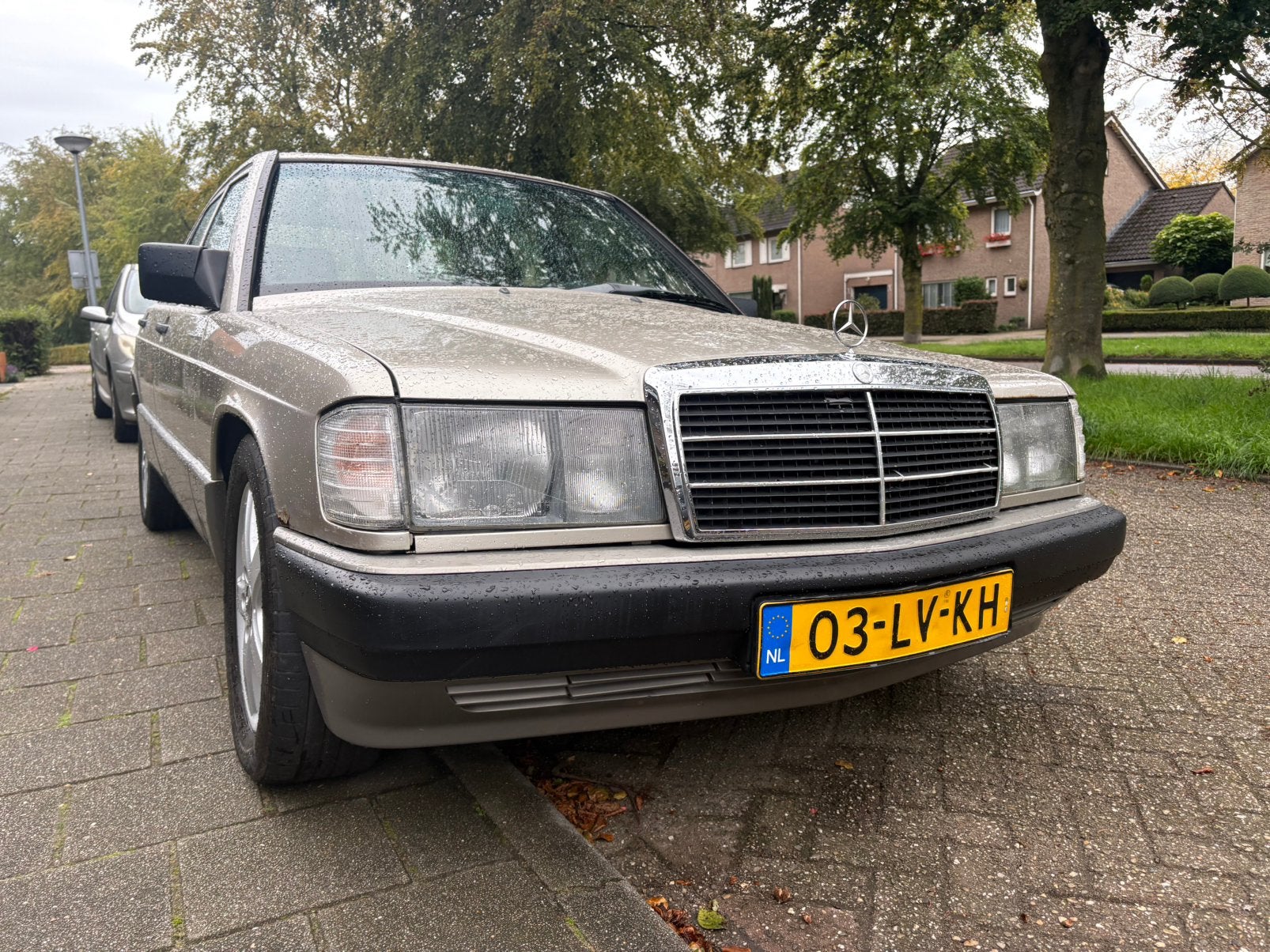 Mercedes-Benz 190 2.0 Automaat | 1989 | sch.dak | Rookzilver, Auto's, Bluetooth, 4 cilinders, 615 kg, Bruin