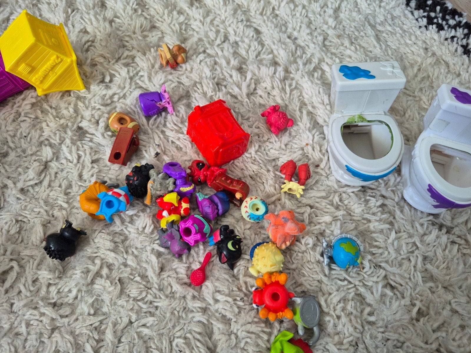 Flash Force poppetjes met geluid makende wc's, Ophalen, Gebruikt, Jongen of Meisje