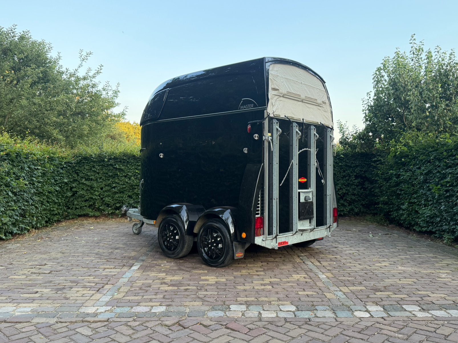 Prachtig mooie Bockmann master zadelkamer en aluminium bodem, Dieren en Toebehoren, Ophalen, Aluminium, Zo goed als nieuw, 2-paards trailer