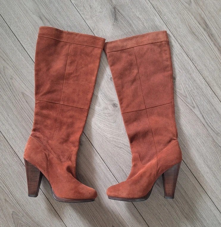 H&M roestbruine knielaarzen maat 38 suedelook, Kleding | Dames, Schoenen, Hoge laarzen, H&M, Bruin, Ophalen of Verzenden