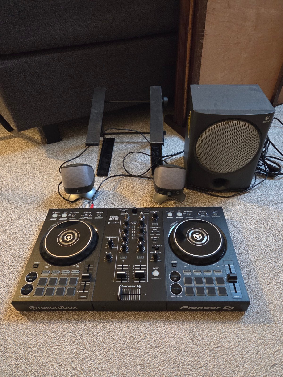 Complete DJ set Pioneer DDJ-400, laptopstandaard & geluidset, Muziek en Instrumenten, Ophalen of Verzenden, Zo goed als nieuw