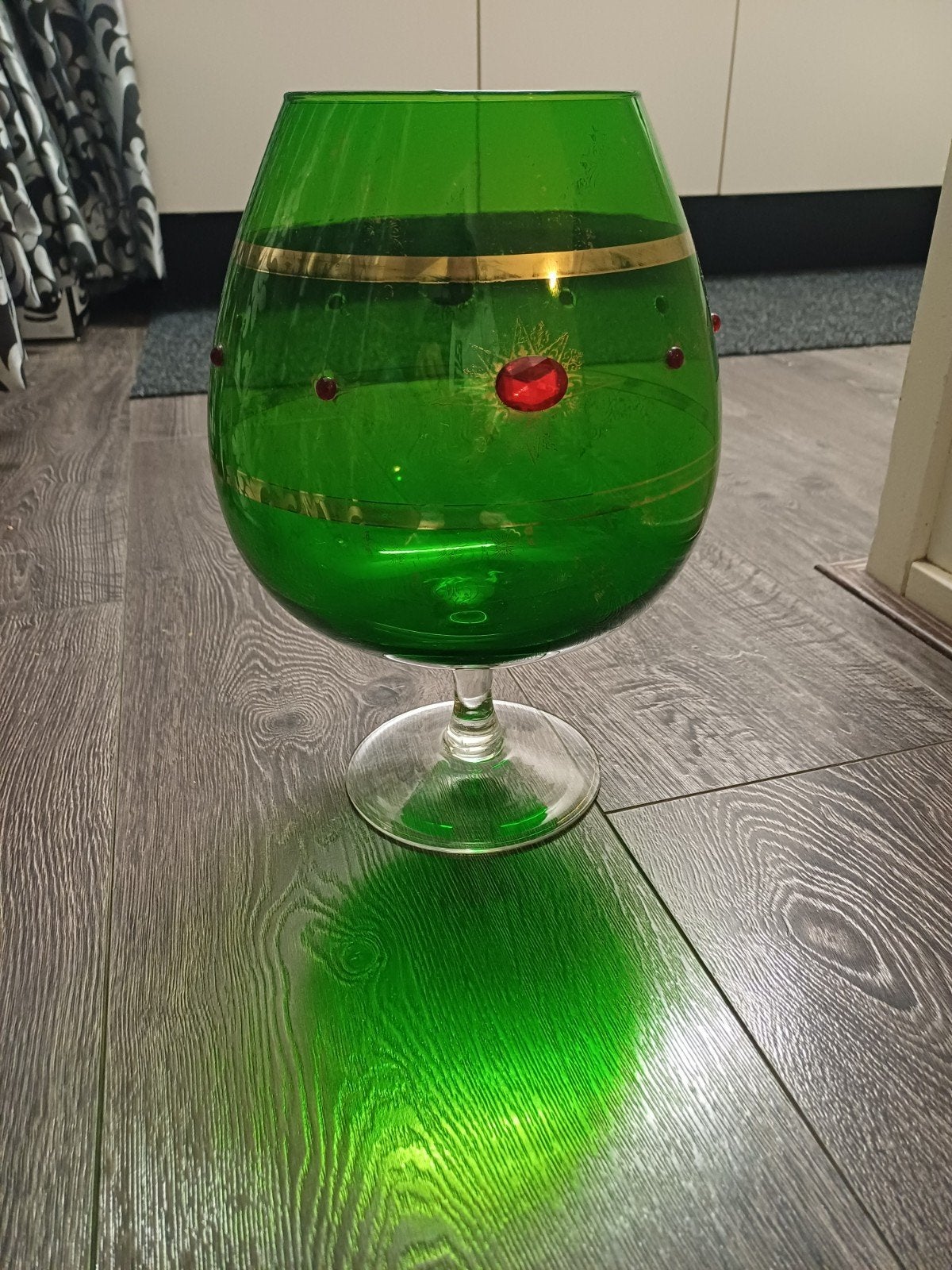 Grote groene glazen cognacglas vaas met gouden rand, Antiek en Kunst, Antiek | Vazen, Ophalen of Verzenden