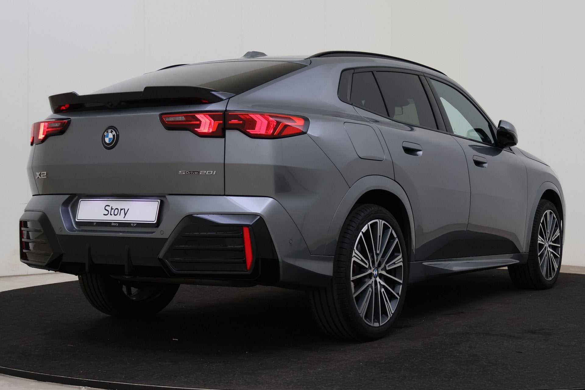 BMW X2 sDrive20i M Sport Automaat / Trekhaak / Panoramadak /, Auto's, Dealer onderhouden, X2, 156 pk, Met garantie (alle)