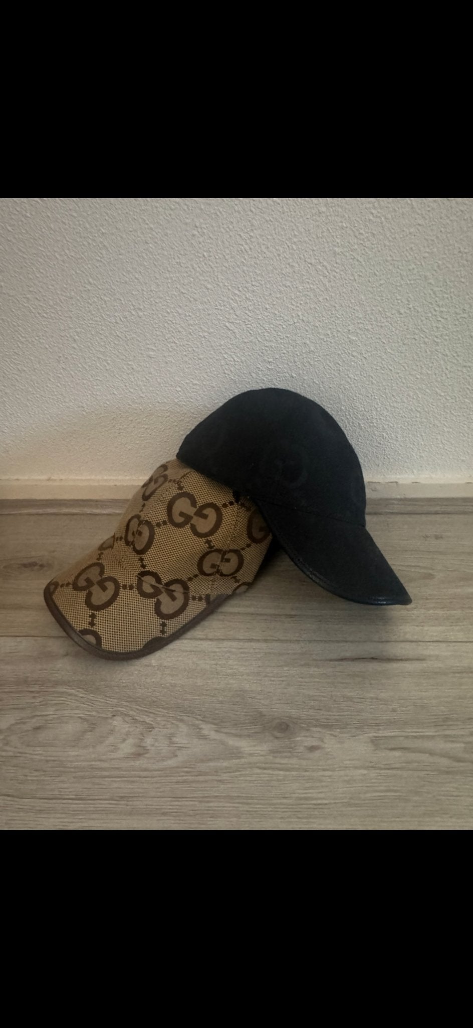 Gucci Pet - Zo goed als nieuw| Zwart/beige, Ophalen of Verzenden, Zo goed als nieuw, 56 of 57 cm (M, 7 of 7⅛ inch), Pet
