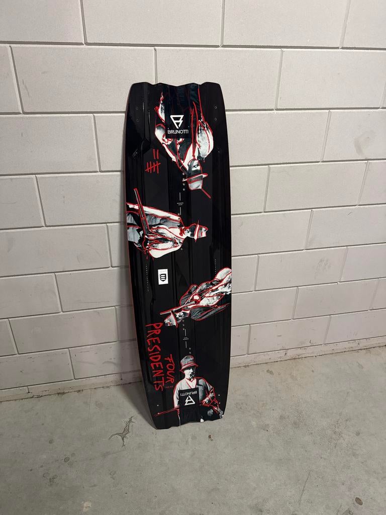 Brunotti Four Presidents kiteboard 142x42 - Nieuw, Watersport en Boten, Kitesurfen, Twintip, Kiteboard, Nieuw, Ophalen of Verzenden