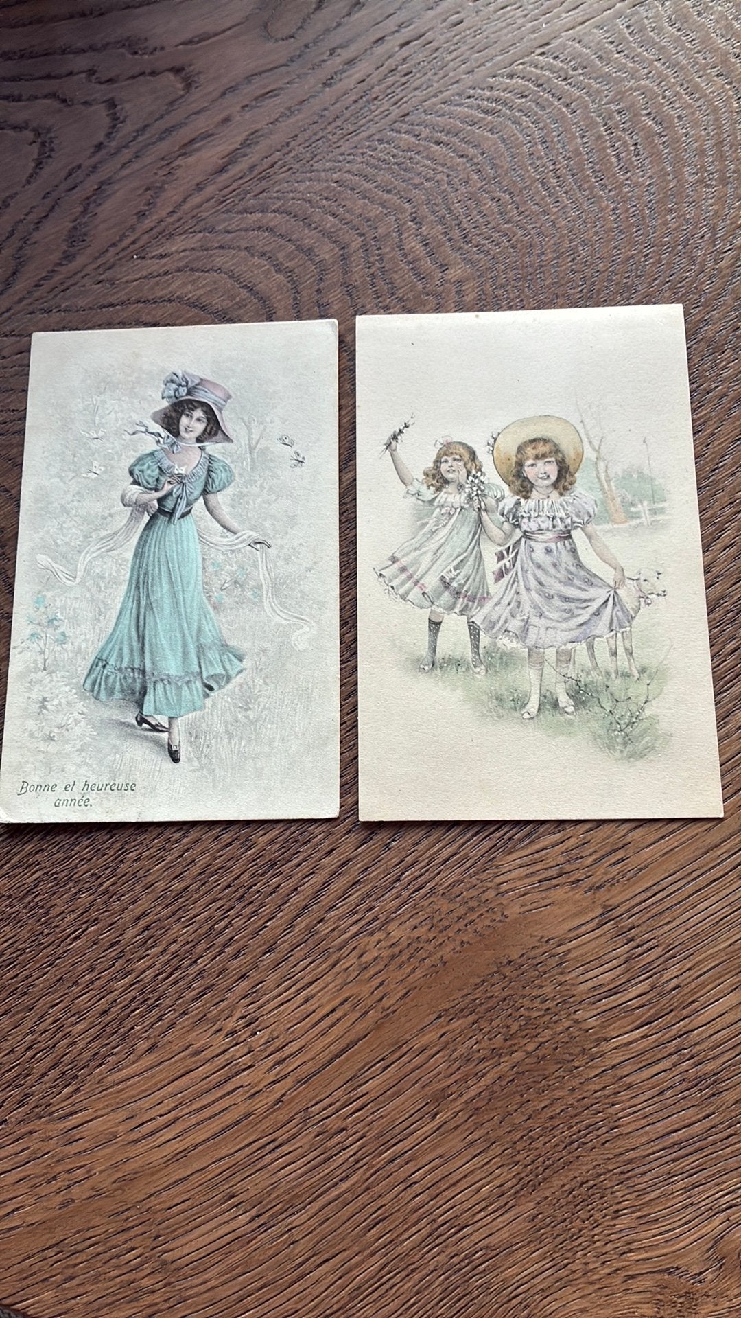 Mooi getekend. Meisjes met lammetje in de wei/jonge vrouw, Ophalen of Verzenden, Voor 1920, Overige thema's
