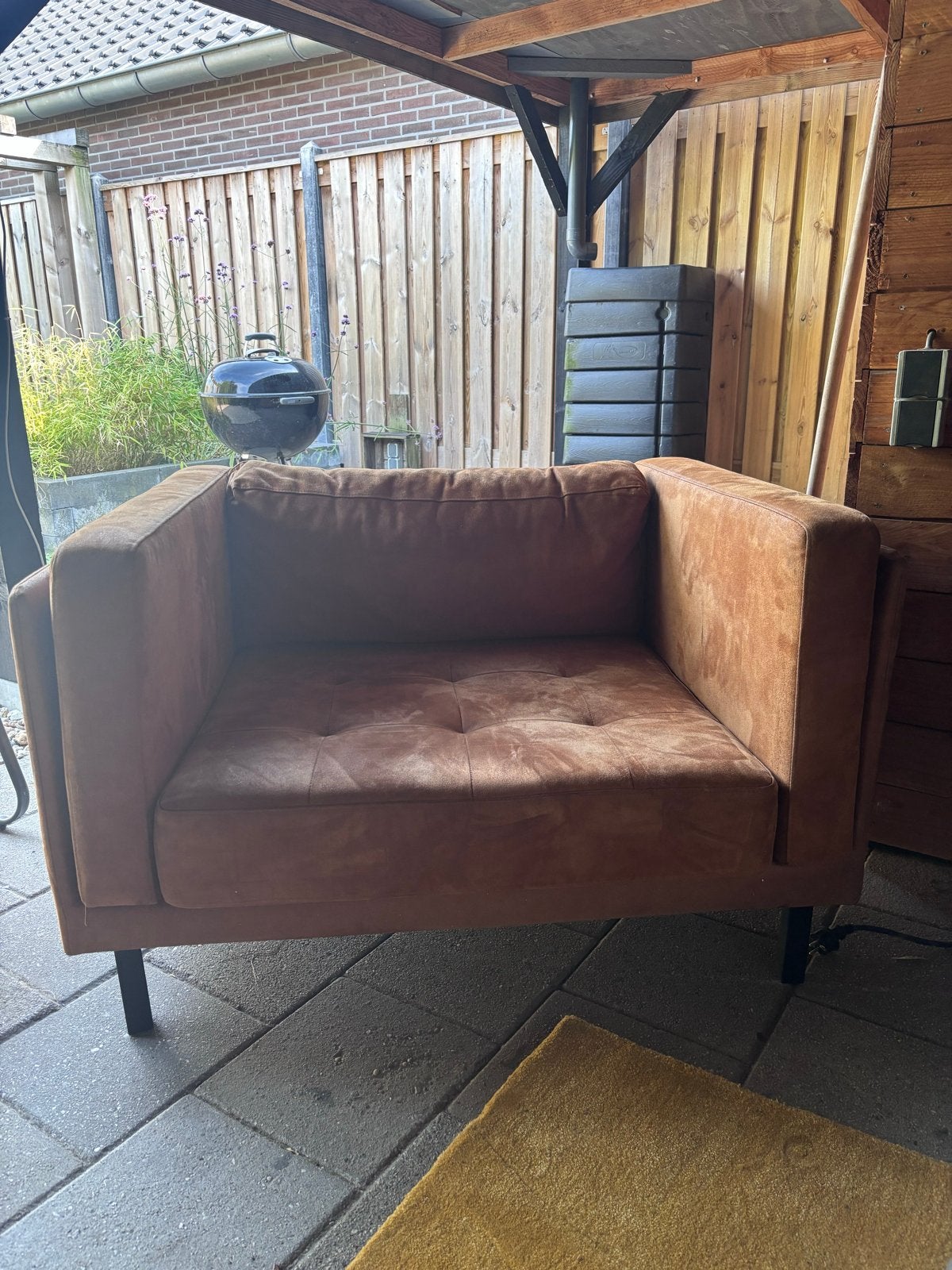Comfortabele love seat in bruin nubuck, Huis en Inrichting, Ophalen of Verzenden, Gebruikt, Stof, 75 tot 100 cm