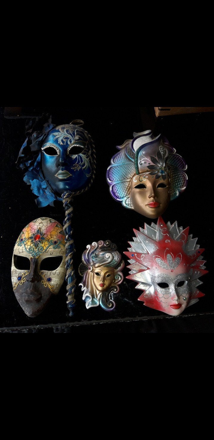 siermaskers porcelijn, Ophalen