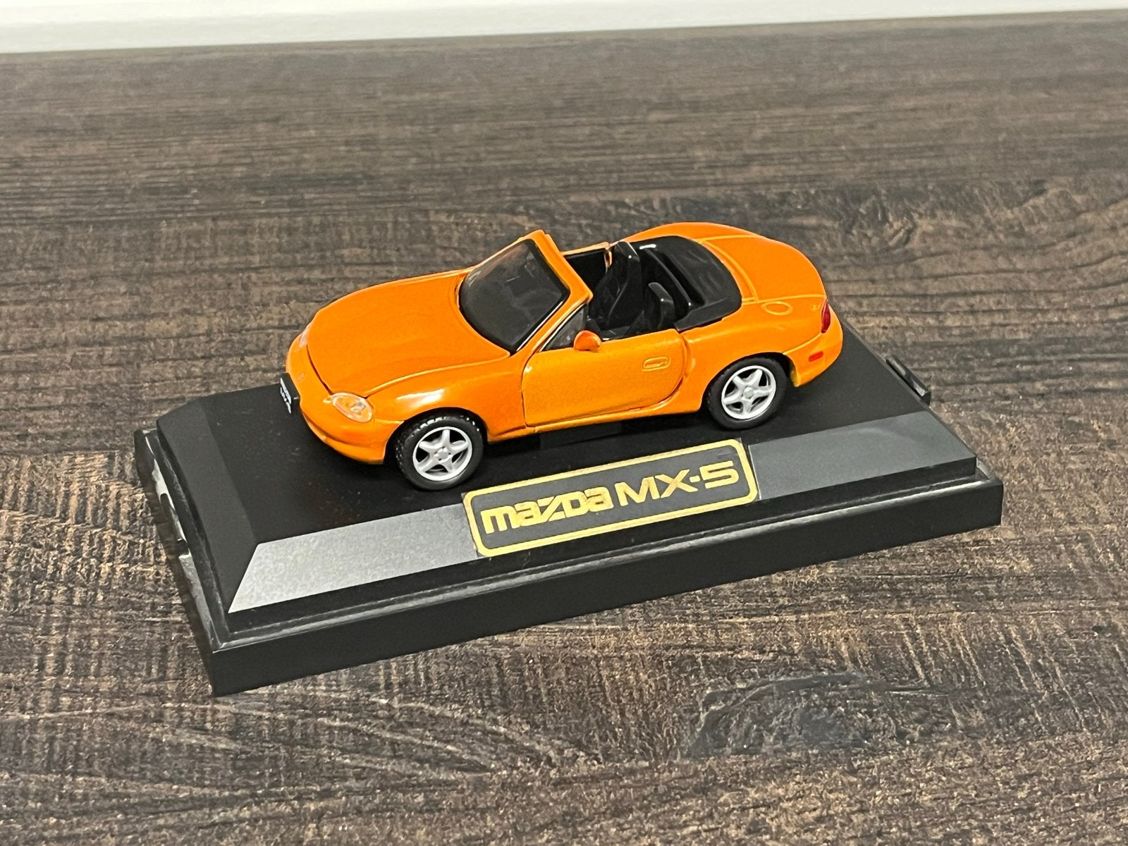 Sega Toys Mazda MX-5 Modelauto - Oranje, Hobby en Vrije tijd, Modelauto's | 1:43, Ophalen of Verzenden, Zo goed als nieuw, Auto