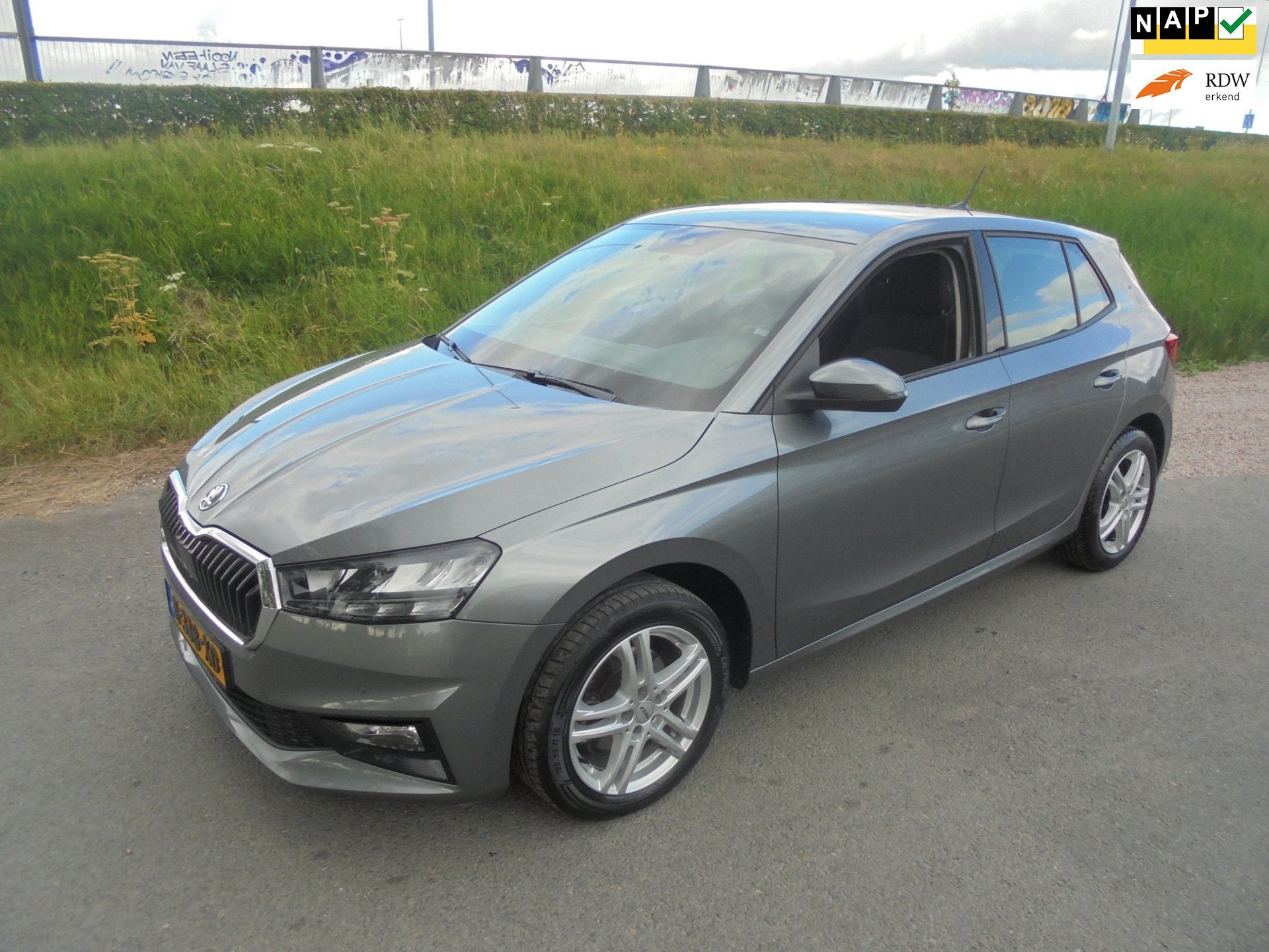 Skoda Fabia Skoda Fabia 1.0 benzine 5 deurs Automaat airco l, Auto's, Skoda, Gebruikt, Euro 6, 49 €/maand, Bedrijf
