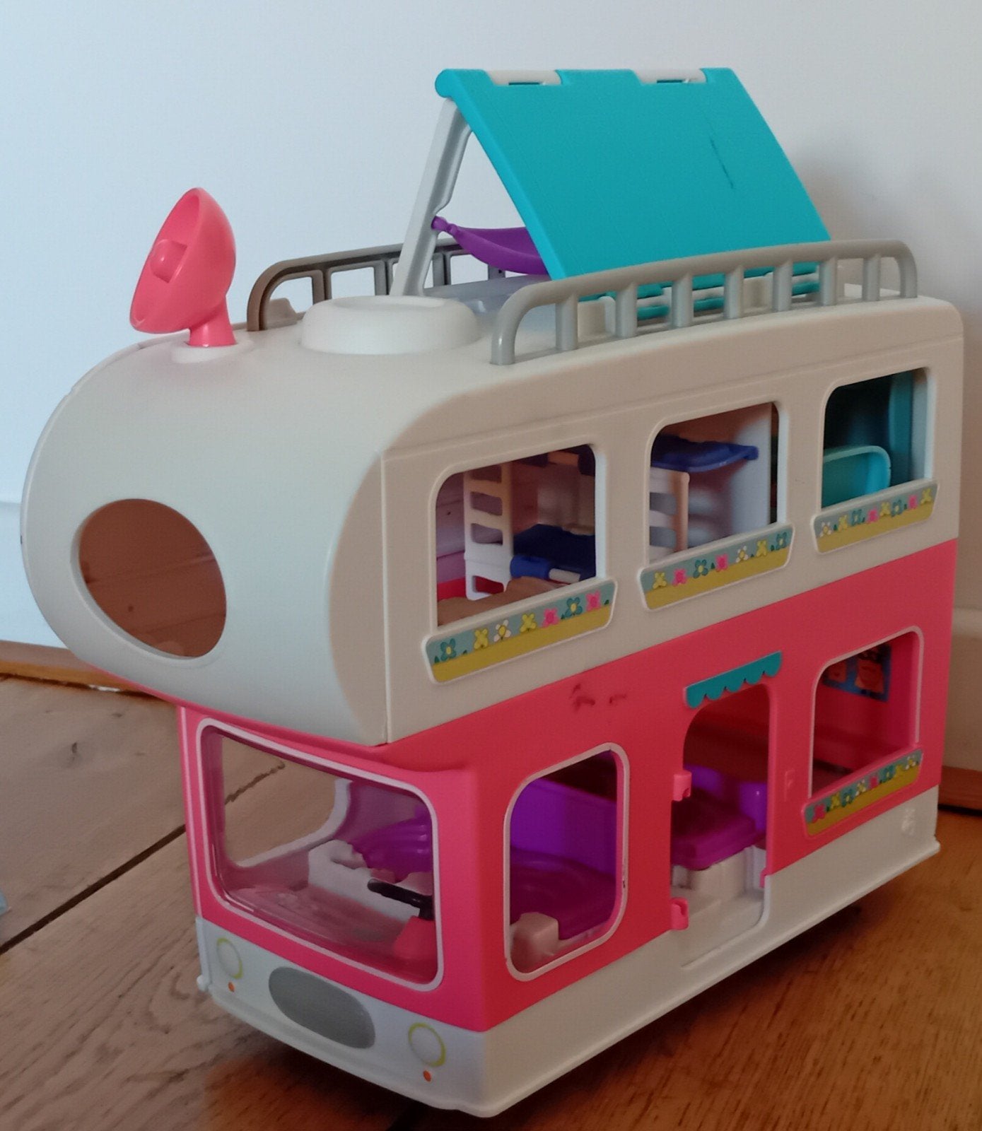 peppa pig camper, Kinderen en Baby's, Speelgoed | Poppenhuizen, Ophalen, Zo goed als nieuw, Poppenhuis
