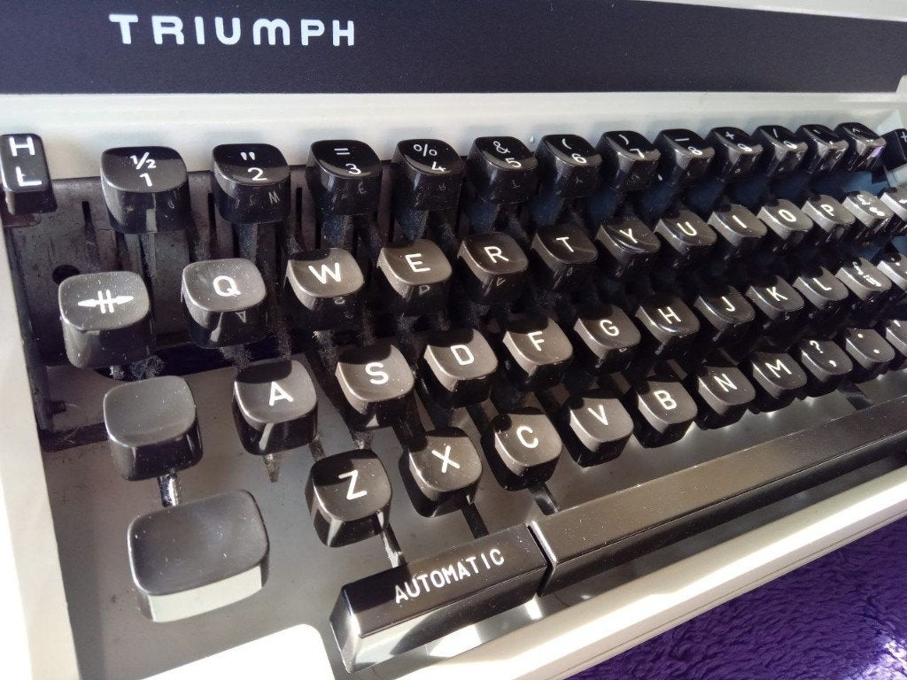 Typmachine Triumph Gabriele 10 (Japanse uitvoering), Diversen, Typemachines, Gebruikt, Ophalen of Verzenden