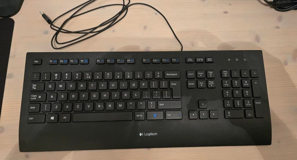 Logitech bedraad toetsenbord K280e, Computers en Software, Toetsenborden, Ophalen of Verzenden