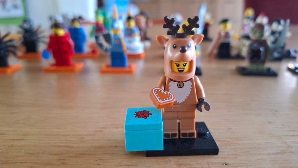 Lego Minifiguur COL23-4 Rendier Kostuum - Serie 23, Compleet, Lego, Ophalen of Verzenden, Zo goed als nieuw
