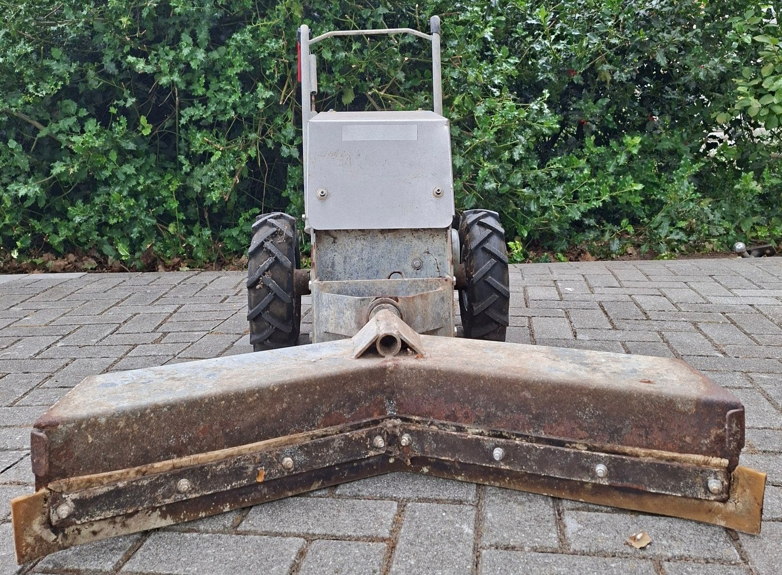 Mestschuif, sneeuwschuif, trekker/duwer
Schuif kan er afgeha, Ophalen, Gebruikt