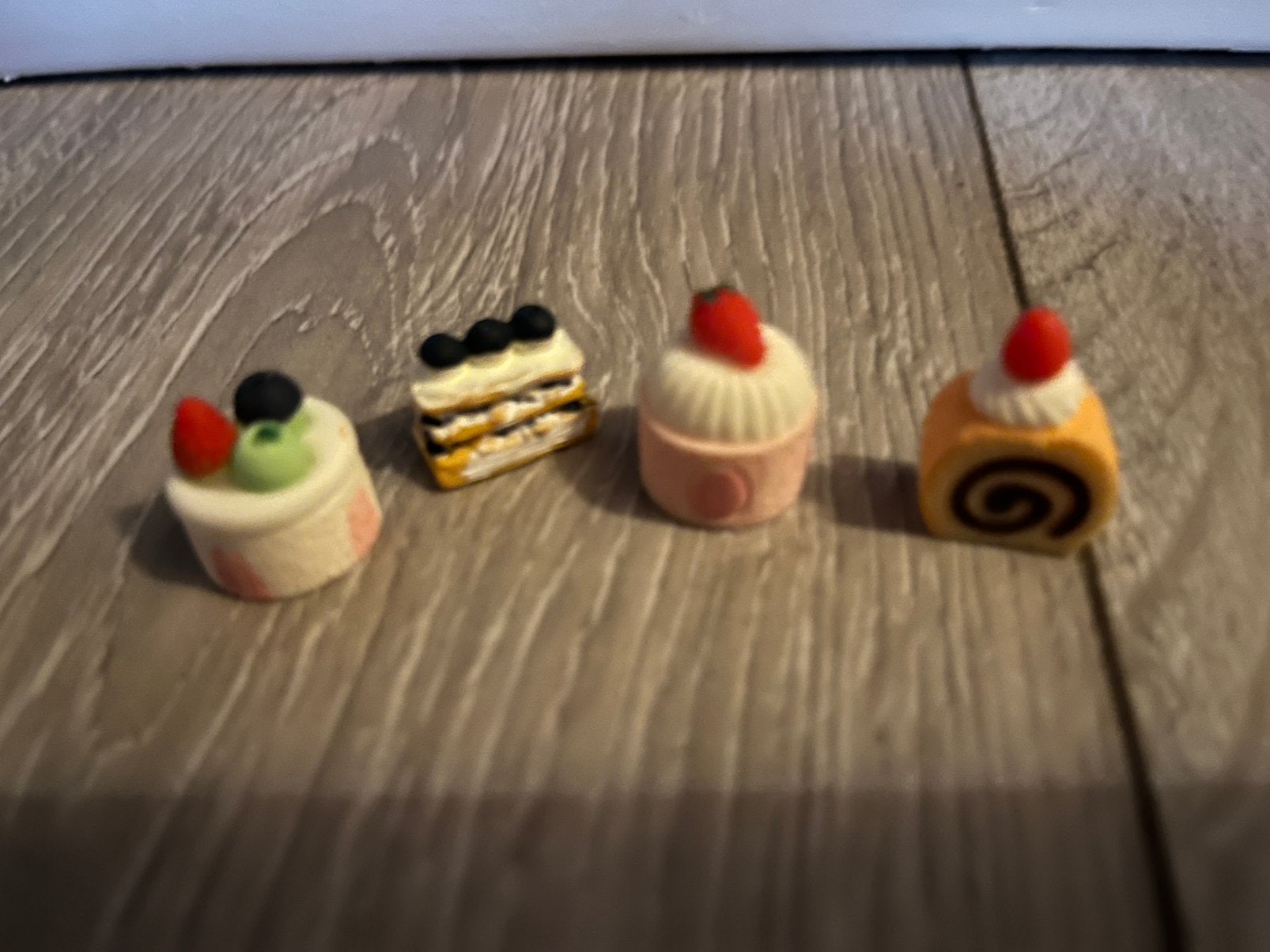 4 mooie gebakjes incl verzenden, Ophalen, Nieuw, Poppenhuis