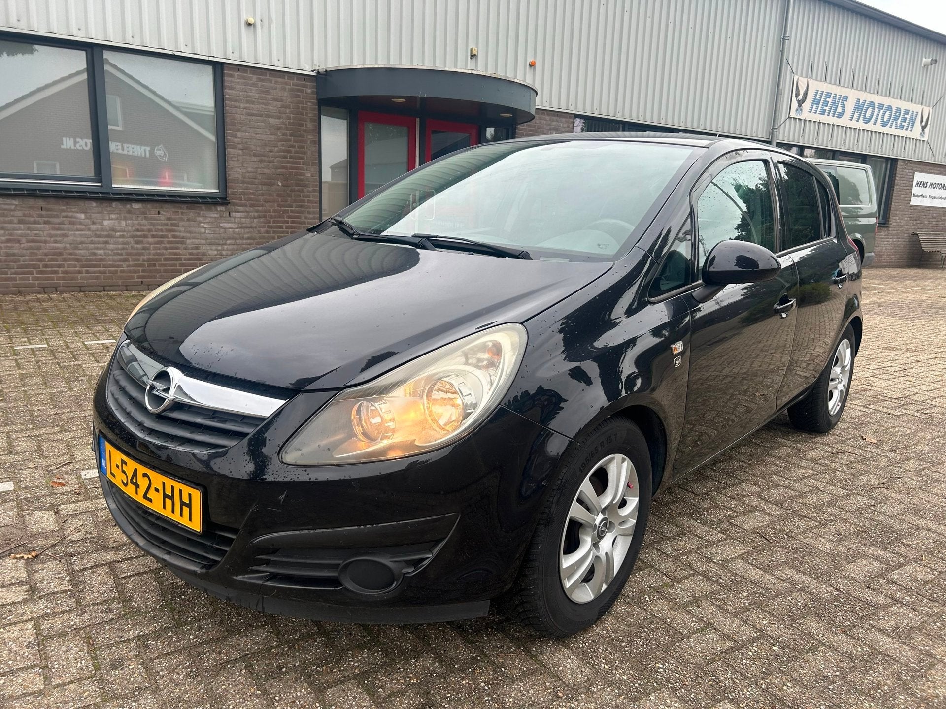 Opel Corsa 1.2-16V Selection Airco Cruise Control nieuwe dis, Auto's, Voorwielaandrijving, Euro 5, Gebruikt, Zwart