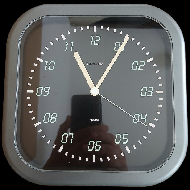 vintage Junghans wandklok - postmoderne stijl, Ophalen of Verzenden, Zo goed als nieuw, Wandklok