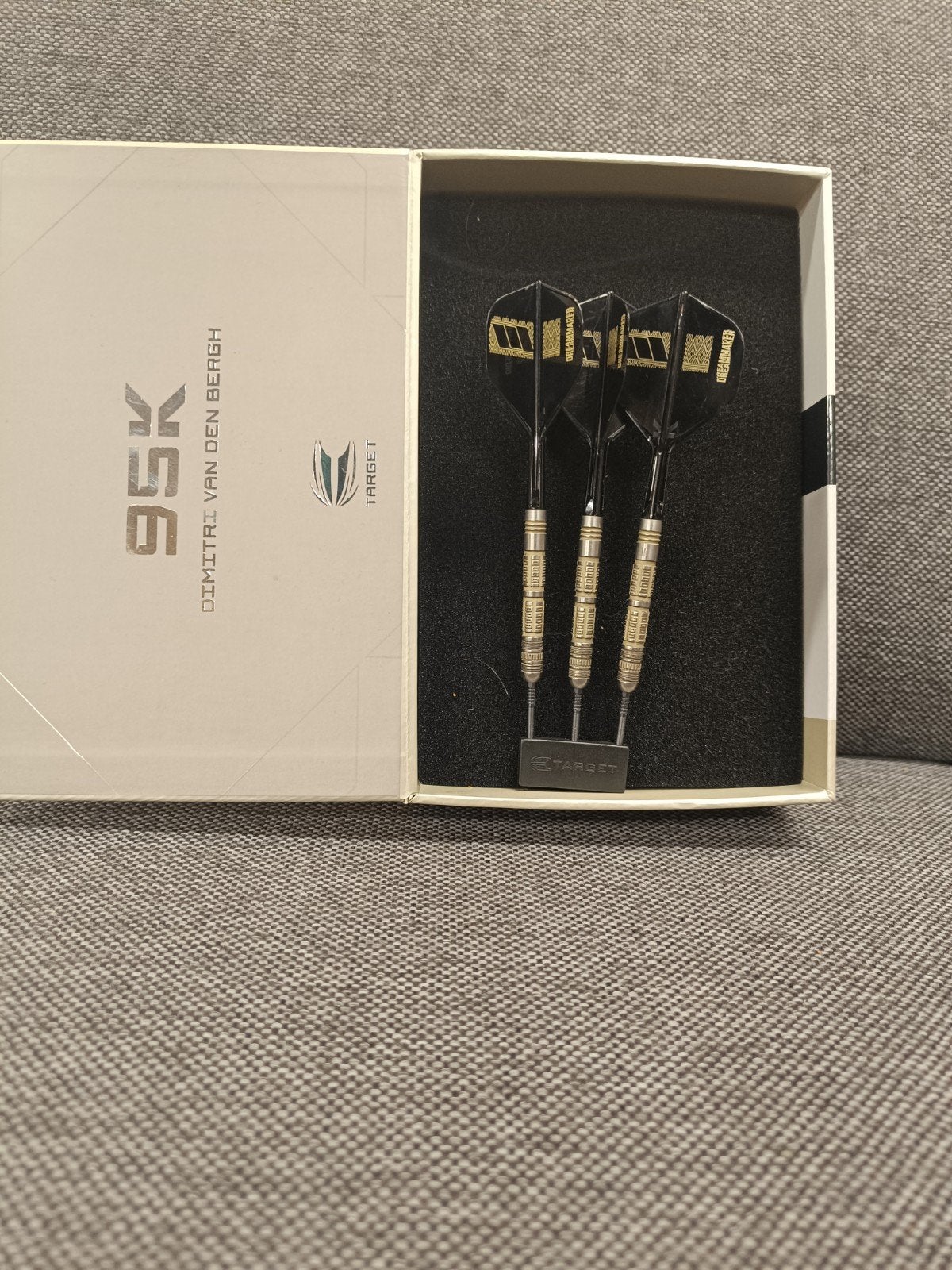 Dimitri Van den Bergh 95K Darts - 23g, Ophalen of Verzenden, Zo goed als nieuw, Pijlen