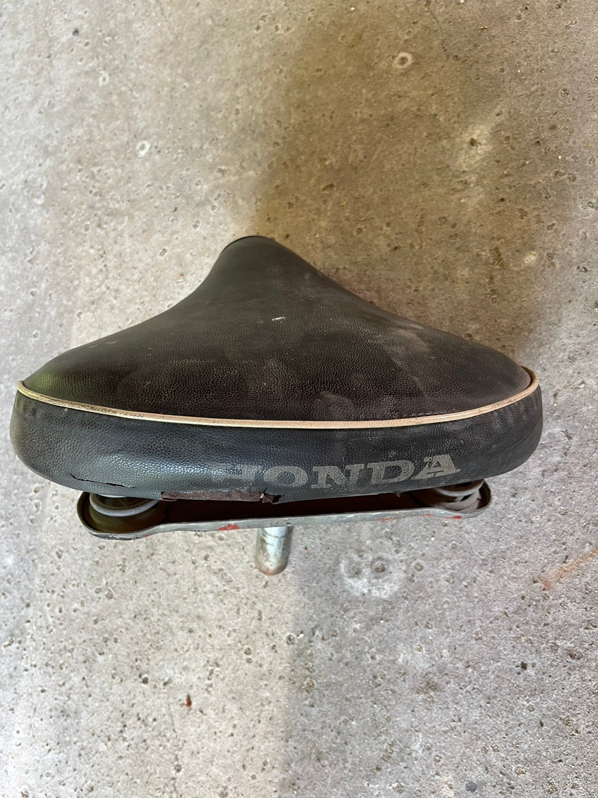 Zadel honda amigo novio, Ophalen of Verzenden, Zo goed als nieuw, Zadel, Overige merken