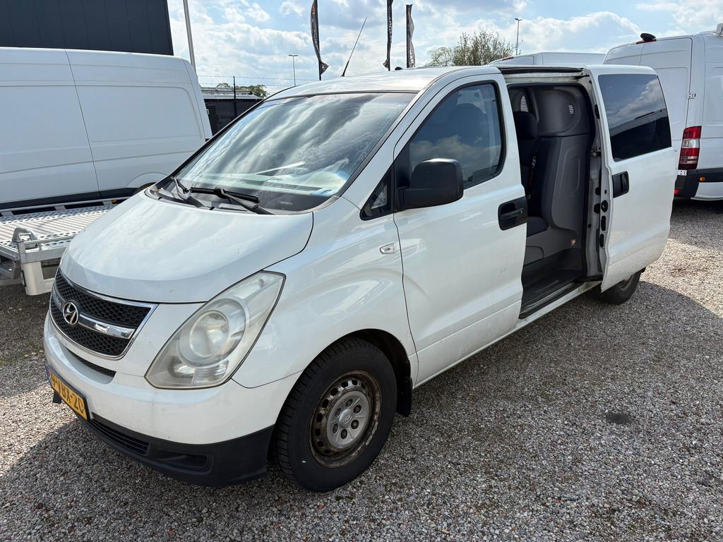 Hyundai H 300 2.5 CRDi Dubbele Cabine Motor Defect, Auto's, Bestelauto's, 13 km/l, Gebruikt, Zwart, Electronic Stability Program (ESP)