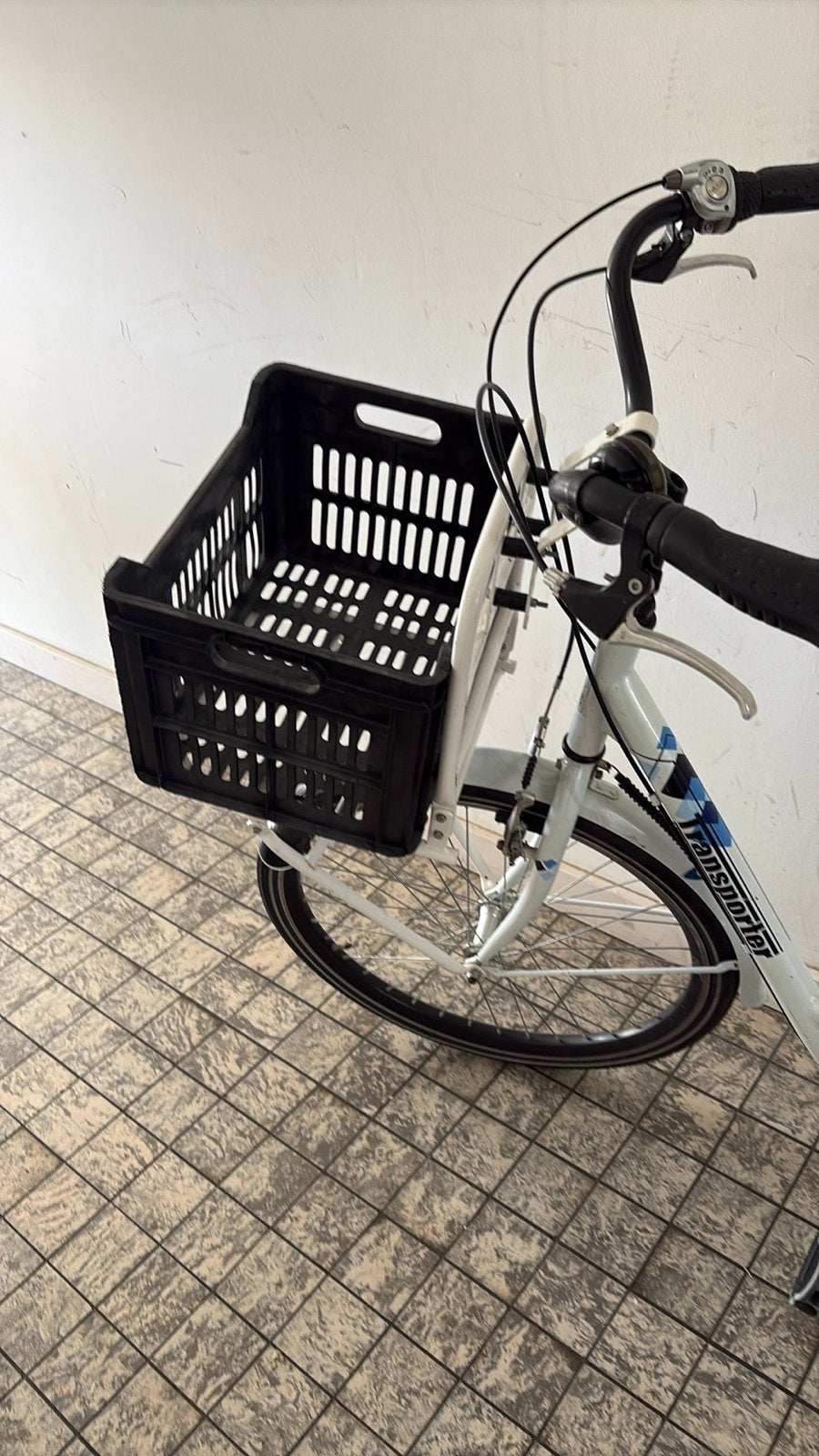 Transportfiets met voordrager en krat, Fietsen en Brommers, Fietsen | Dames | Damesfietsen, Gebruikt, Overige merken, Versnellingen