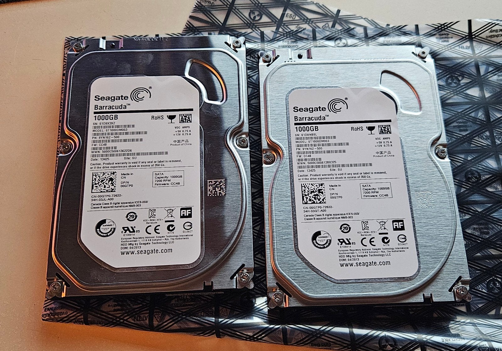 2x Seagate Barracuda 1TB SATA 7200rpm
Model: ST1000DM003, Computers en Software, Harde schijven, Intern, Ophalen of Verzenden