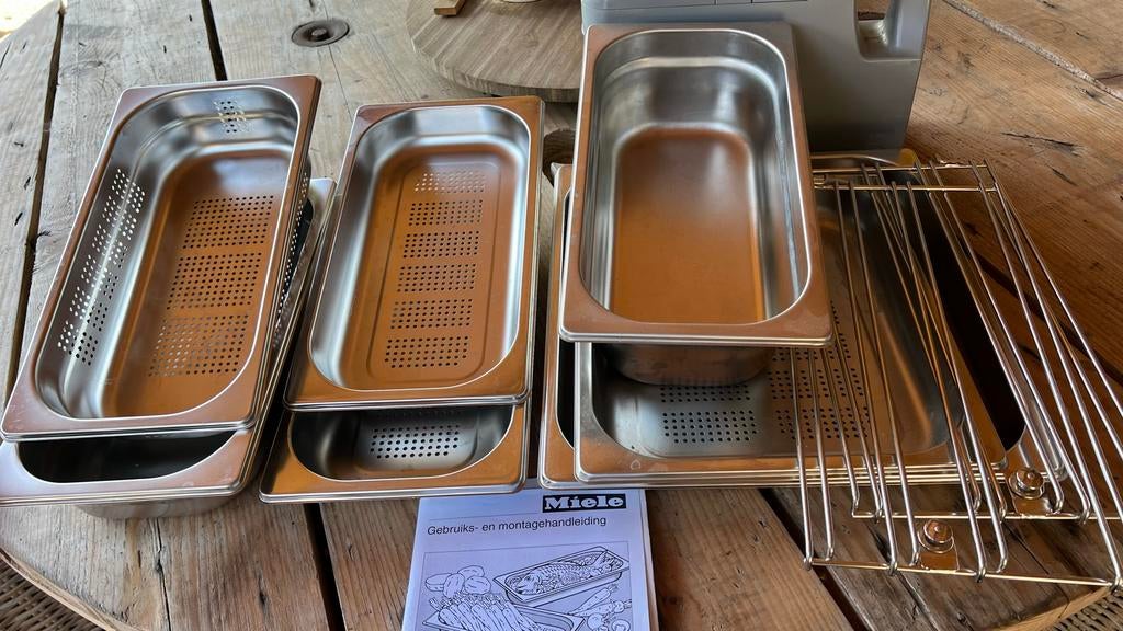 Miele stoomoven accessoires: geperforeerde en ongeperforeerd, Ophalen of Verzenden, Zo goed als nieuw