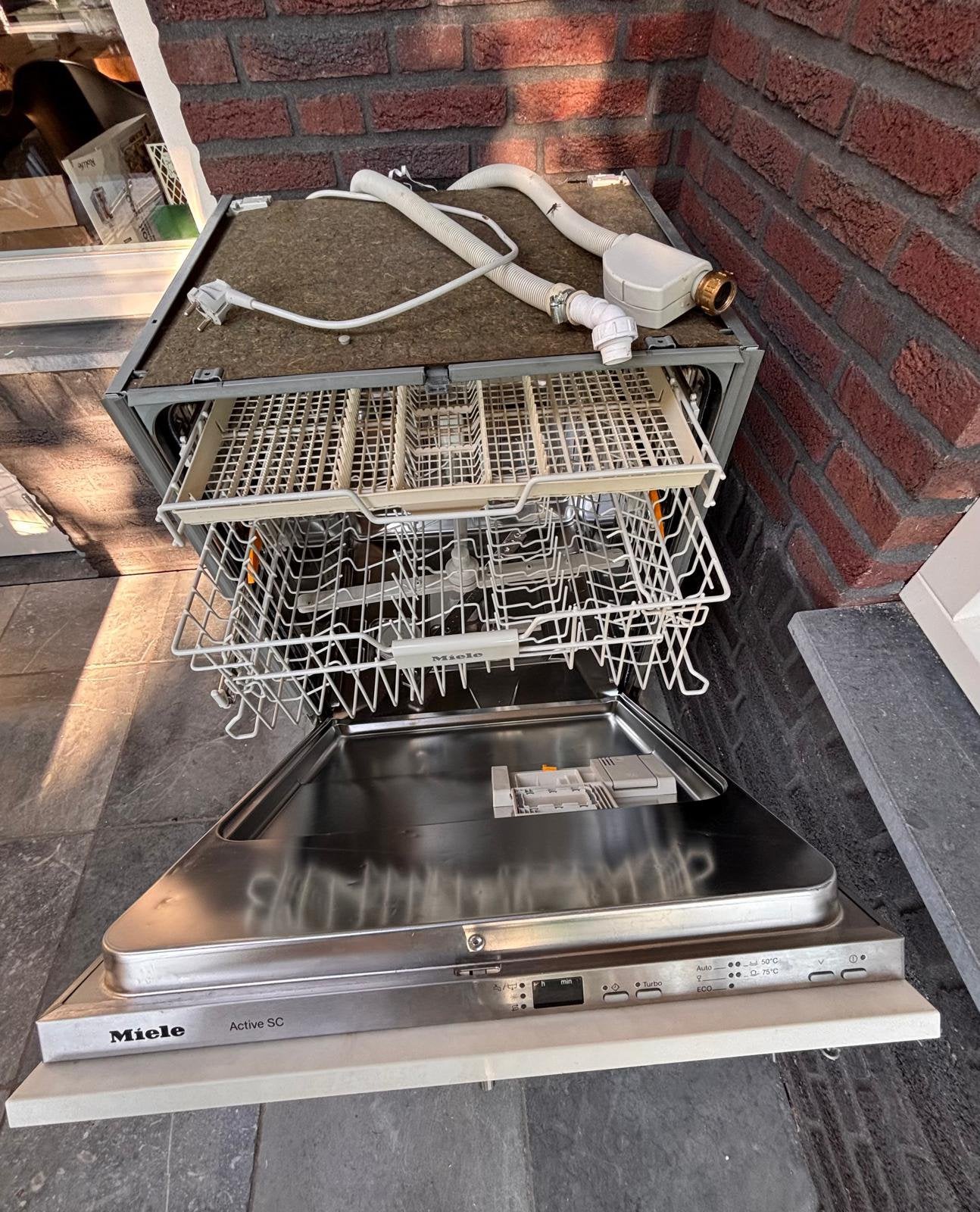 Miele G 4268 scvi xxl active, Ophalen, Gebruikt, 85 tot 90 cm