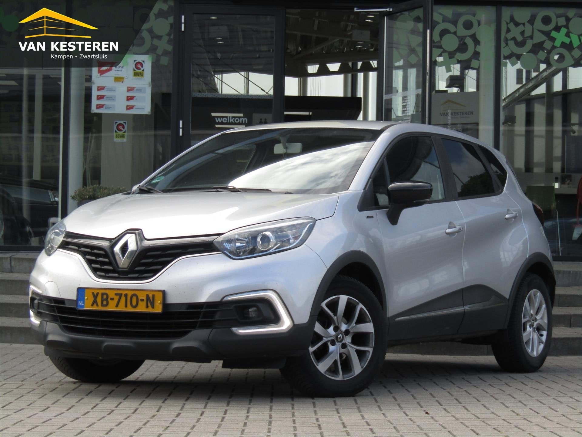RENAULT Captur TCe 90PK Limited / Trekhaak / Navigatie / Cli, 898 cc, Stof, Gebruikt, Parkeersensor