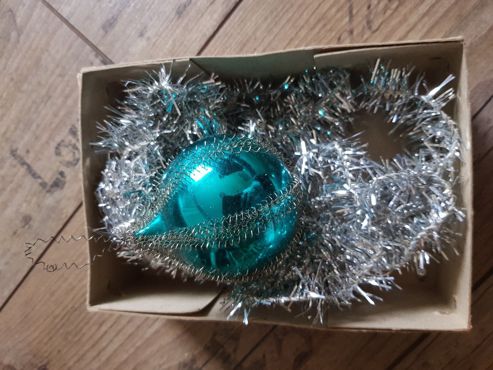 Antieke blauwe kerstbal met chenille, Ophalen of Verzenden, Zo goed als nieuw