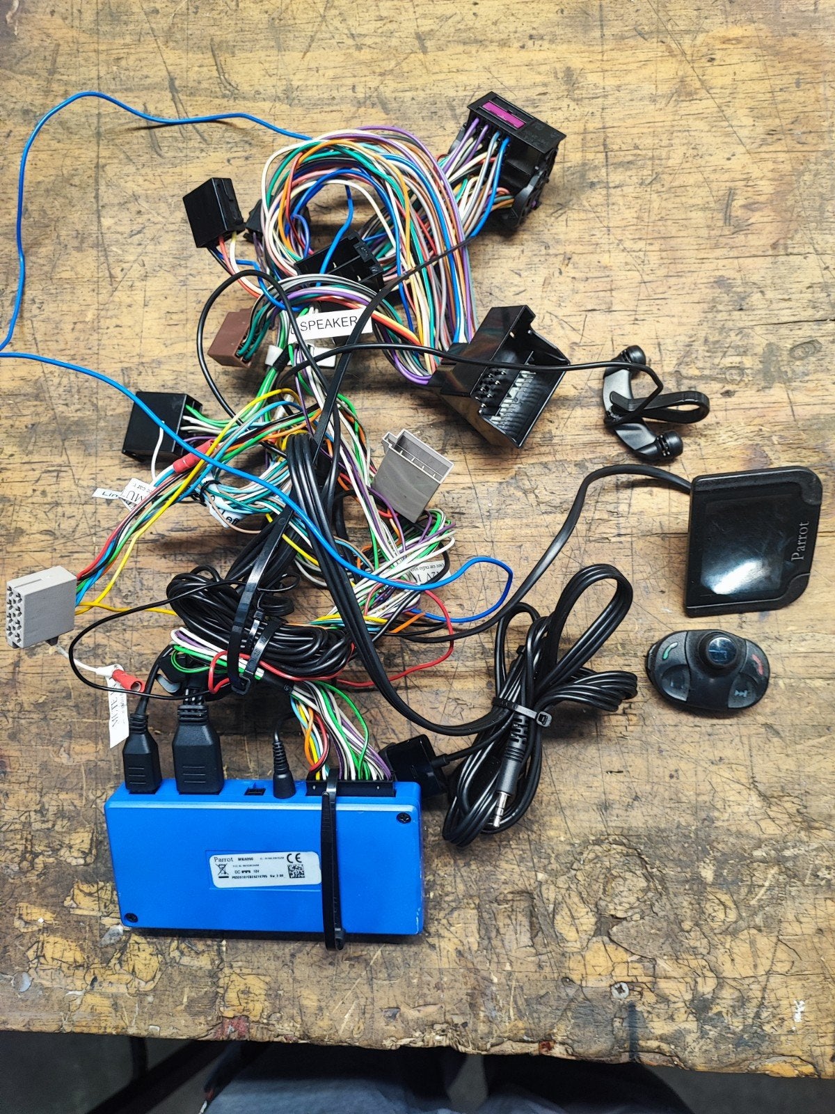 Parrot MKi9200 Bluetooth Carkit met Kleurenscherm van Opel, Auto diversen, Ophalen, Gebruikt